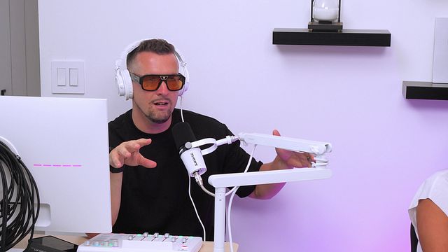 Talk Show action