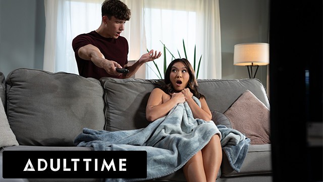 Rough bang with hot Kimmy Kimm and Parker Ambrose from Grab
