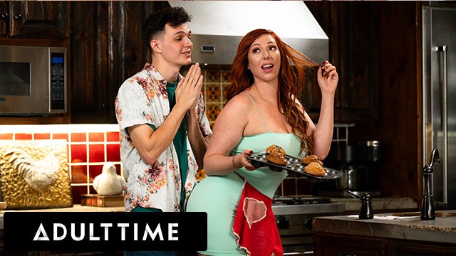 Huge Natural Tits movie with sexy Josh Rivers and Lauren Phillips from Grab