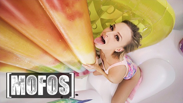 Cock Sucking sex with seductive Brad Newman and Emma Hix from Grab