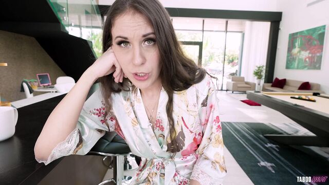 Curvy porn with gorgeous Amiee Cambridge