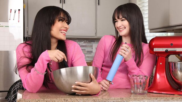 Threesome film with pretty Lalie Fox and Remi Raw