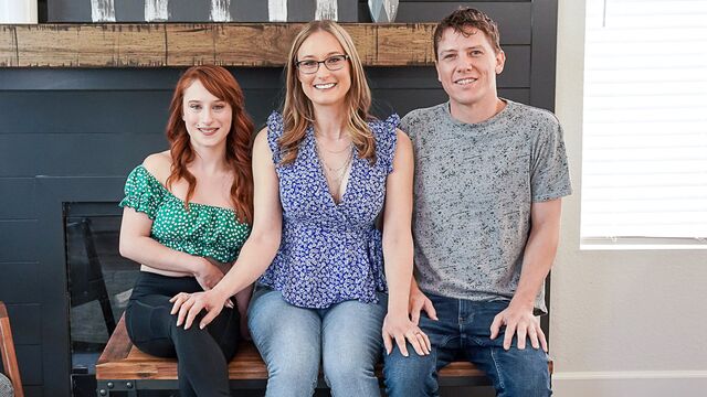 Milf movie with gorgeous Alice Marie and Ophelia Kaan