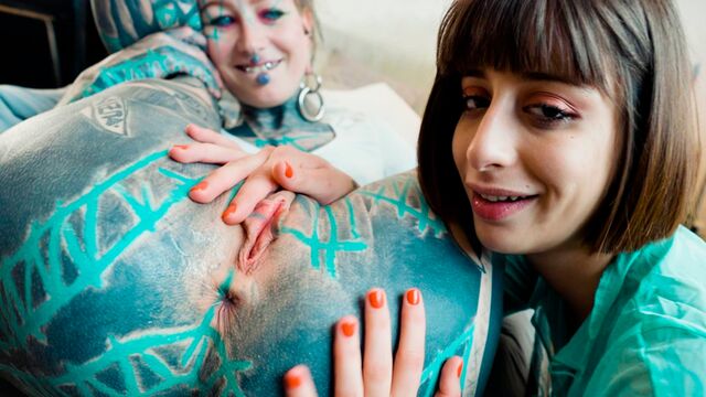 Double Blowjob action with pretty Anuskatzz, Lily Lu and Silvia Soprano